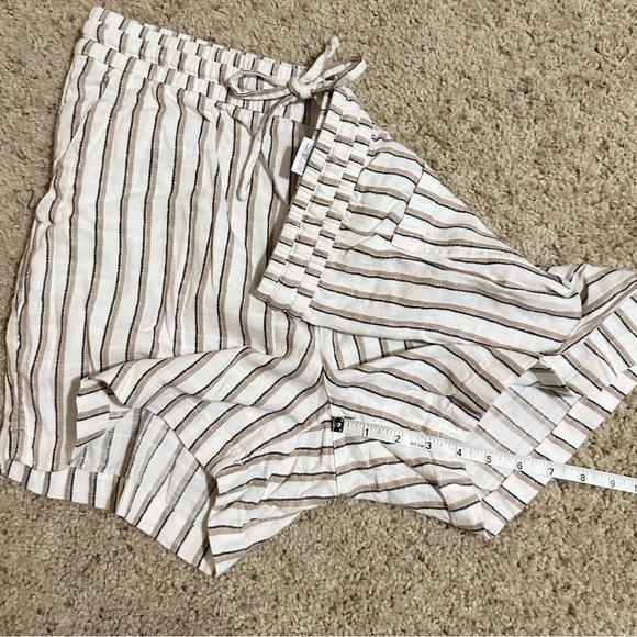 EUC Old Navy L High Rise Linen Short Gray Multi Stripe - Picture 8 of 9